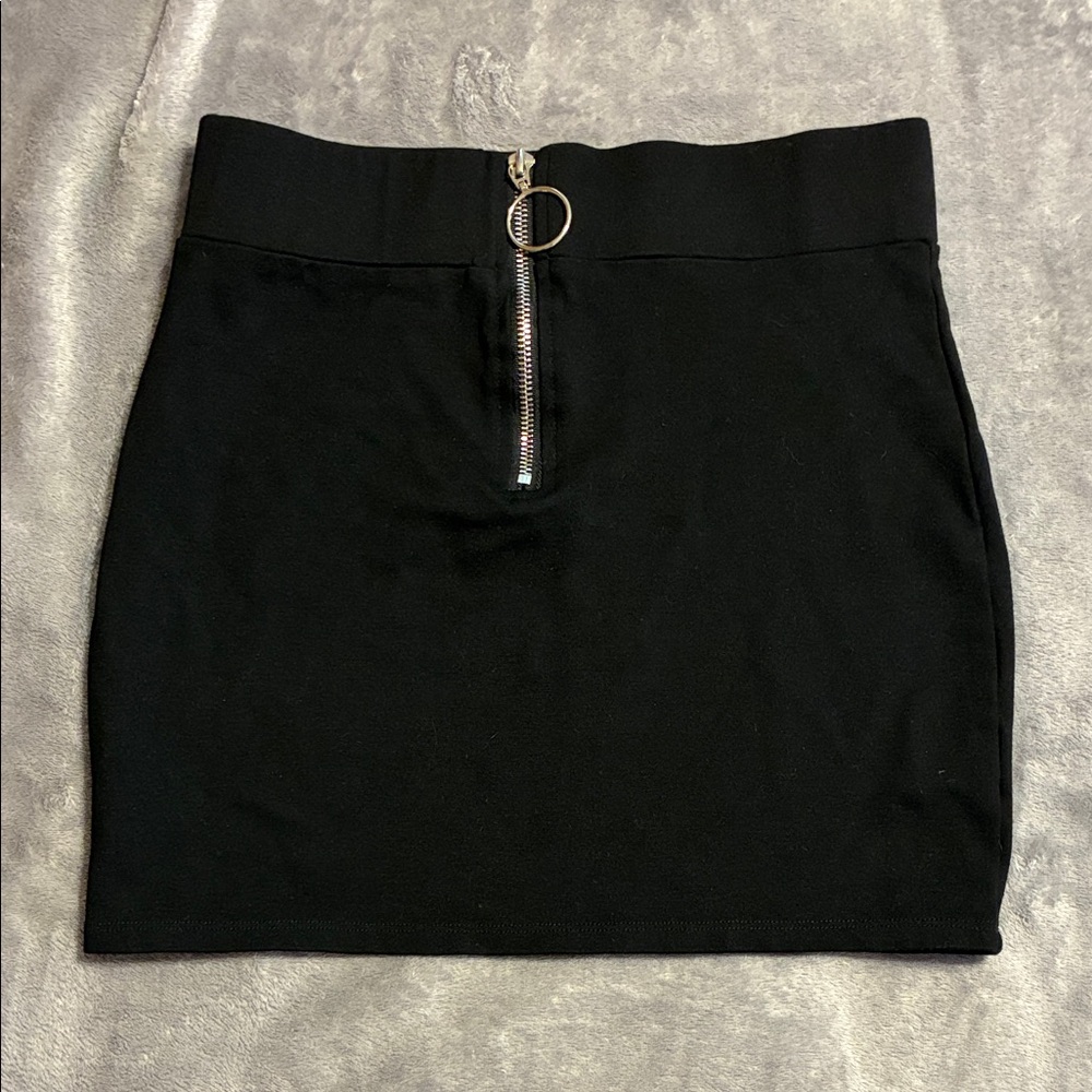 Black Zippered Women's Skirt